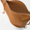 «Loop Bucket» aus Kalbsveloursleder «Loop Bucket» aus Kalbsveloursleder