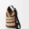 «Loop Bucket» aus Raffia «Loop Bucket» aus Raffia