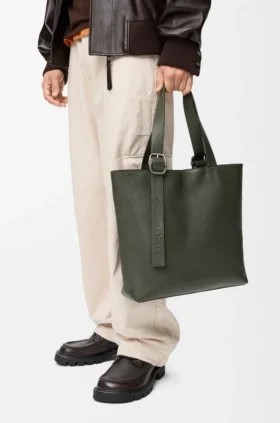 Loop Zipped Tote aus geschmeidigem genarbtem Kalbsleder