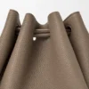 Madrid-Tasche in mittlerer Grösse aus geschmeidigem genarbtem Kalbsleder Madrid-Tasche in mittlerer Grösse aus geschmeidigem genarbtem Kalbsleder