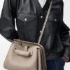 Madrid-Tasche in mittlerer Grösse aus geschmeidigem genarbtem Kalbsleder Madrid-Tasche in mittlerer Grösse aus geschmeidigem genarbtem Kalbsleder