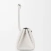 Madrid-Tasche in mittlerer Grösse aus geschmeidigem genarbtem Kalbsleder Madrid-Tasche in mittlerer Grösse aus geschmeidigem genarbtem Kalbsleder