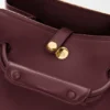 Madrid-Tasche in mittlerer Grösse aus geschmeidigem Kalbsleder Madrid-Tasche in mittlerer Grösse aus geschmeidigem Kalbsleder