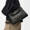 Madrid-Tasche in mittlerer Grösse aus geschmeidigem Kalbsleder Madrid-Tasche in mittlerer Grösse aus geschmeidigem Kalbsleder