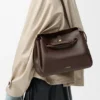 Madrid-Tasche in mittlerer Grösse aus geschmeidigem Kalbsleder Madrid-Tasche in mittlerer Grösse aus geschmeidigem Kalbsleder