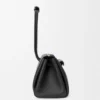 Madrid-Tasche in mittlerer Grösse aus geschmeidigem Kalbsleder Madrid-Tasche in mittlerer Grösse aus geschmeidigem Kalbsleder