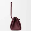 Madrid-Tasche in mittlerer Grösse aus geschmeidigem Kalbsleder Madrid-Tasche in mittlerer Grösse aus geschmeidigem Kalbsleder