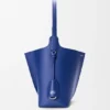 Medium Bilbao Bucket aus glattem Kalbsleder