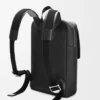 Militärrucksack aus weichem, genarbtem Kalbsleder Militärrucksack aus weichem, genarbtem Kalbsleder