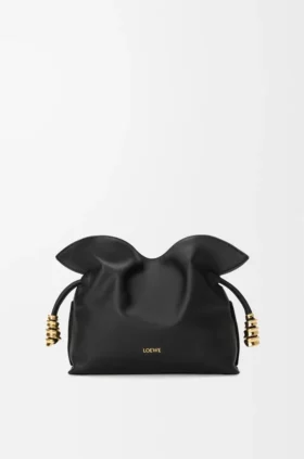 Mini-Flamenco-Clutch «Coil» aus Nappa-Kalbsleder Mini-Flamenco-Clutch «Coil» aus Nappa-Kalbsleder