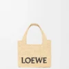 Mini-Font Tote mit loewe-Schriftzug aus Raffia