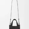 Mini-Font Tote mit loewe-Schriftzug aus Raffia