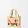 Mini-Font Tote mit loewe-Schriftzug aus Raffia