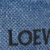 Mini-Font Tote mit loewe-Schriftzug aus Raffia