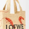 Mini-Font Tote mit loewe-Schriftzug aus Raffia