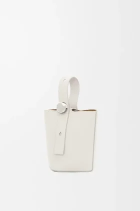 Mini-Pebble-Beuteltasche aus weichem, genarbtem Kalbsleder