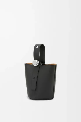 Mini-Pebble-Beuteltasche aus weichem, genarbtem Kalbsleder