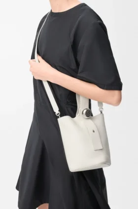 Mini-Pebble-Beuteltasche aus weichem, genarbtem Kalbsleder