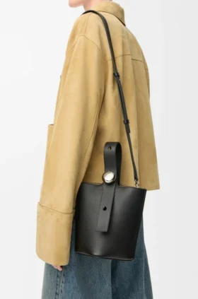 Mini-Pebble-Beuteltasche aus weichem, genarbtem Kalbsleder