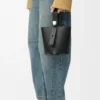Mini-Pebble-Beuteltasche aus weichem, genarbtem Kalbsleder Mini-Pebble-Beuteltasche aus weichem, genarbtem Kalbsleder
