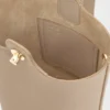 Mini-Pebble-Beuteltasche aus weichem, genarbtem Kalbsleder Mini-Pebble-Beuteltasche aus weichem, genarbtem Kalbsleder