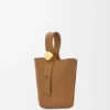 Mini Pebble Bucket aus glattem Kalbsleder Mini Pebble Bucket aus glattem Kalbsleder