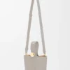 Mini Pebble Bucket aus glattem Kalbsleder Mini Pebble Bucket aus glattem Kalbsleder