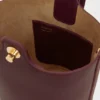 Mini Pebble Bucket aus glattem Kalbsleder Mini Pebble Bucket aus glattem Kalbsleder