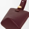 Mini Pebble Bucket aus glattem Kalbsleder Mini Pebble Bucket aus glattem Kalbsleder