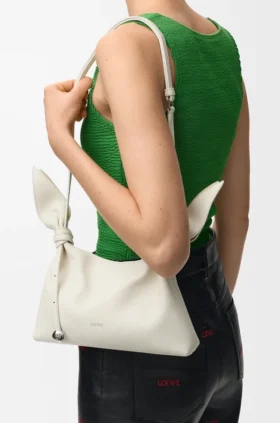 Mini-Scarf-Bag aus glattem Kalbsleder