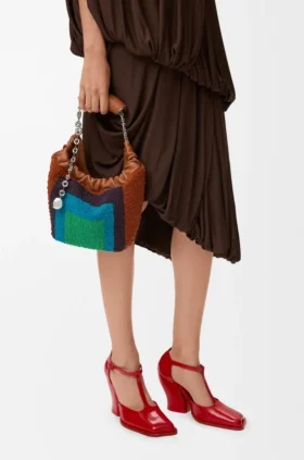 Mini-Squeeze-Tasche aus perlenverziertem Leder