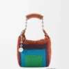 Mini-Squeeze-Tasche aus perlenverziertem Leder