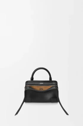 Mini-Tasche «Amazona 180» aus weichem Kalbsleder Mini-Tasche «Amazona 180» aus weichem Kalbsleder