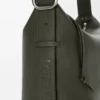 Mittelgrosse Loop Hobo aus geschmeidigem genarbtem Kalbsleder Mittelgrosse Loop Hobo aus geschmeidigem genarbtem Kalbsleder