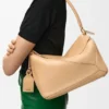 Mittlere «Featherlight Puzzle»-Tasche aus Nappa-Lammleder Mittlere «Featherlight Puzzle»-Tasche aus Nappa-Lammleder