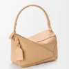 Mittlere «Featherlight Puzzle»-Tasche aus Nappa-Lammleder Mittlere «Featherlight Puzzle»-Tasche aus Nappa-Lammleder