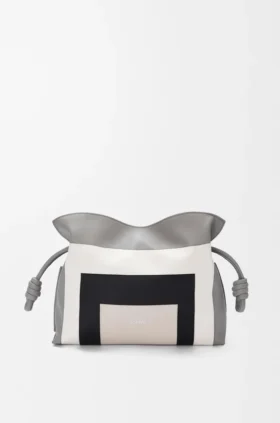 Mittlere Flamenco-Clutch aus Nappa-Kalbsleder