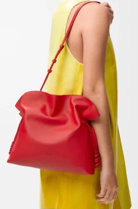Mittlere «Flamenco»-Clutch aus Nappa-Kalbsleder