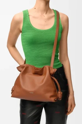 Mittlere Flamenco-Clutch aus Nappa-Kalbsleder