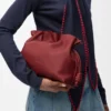 Mittlere Flamenco-Clutch aus Nappa-Kalbsleder Mittlere Flamenco-Clutch aus Nappa-Kalbsleder