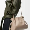 Mittlere Flamenco-Clutch aus Nappa-Kalbsleder Mittlere Flamenco-Clutch aus Nappa-Kalbsleder