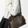 Mittlere Flamenco-Clutch aus Nappa-Kalbsleder Mittlere Flamenco-Clutch aus Nappa-Kalbsleder