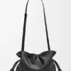 Mittlere Flamenco-Clutch aus Nappa-Kalbsleder Mittlere Flamenco-Clutch aus Nappa-Kalbsleder