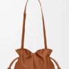 Mittlere Flamenco-Clutch aus Nappa-Kalbsleder Mittlere Flamenco-Clutch aus Nappa-Kalbsleder