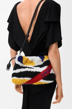 Mittlere Flamenco Purse aus besticktem Nappa