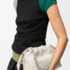 Mittlere Flamenco Purse aus feingranuliertem Kalbsleder Mittlere Flamenco Purse aus feingranuliertem Kalbsleder