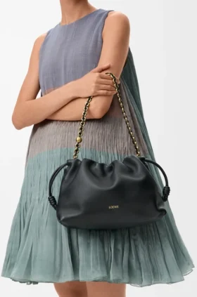 Mittlere Flamenco Purse aus weichem Nappa-Lammleder