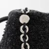 Mittlere «Lion Beads» Flamenco Purse aus perlenverziertem Canvas und Kalbsleder