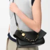 Mittlere Ola-Tasche aus glattem Kalbsleder Mittlere Ola-Tasche aus glattem Kalbsleder