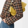 Mittlere Ola-Tasche aus glattem Kalbsleder Mittlere Ola-Tasche aus glattem Kalbsleder